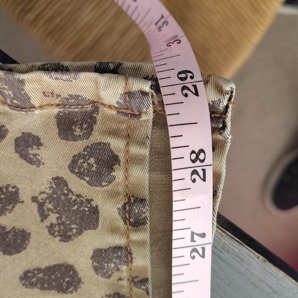Tru Luxe Jeans Size 12 Animal Printed Hi Waisted Straight Jean with Inseam Slit - Picture 12 of 13